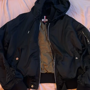 Tommy Hilfiger jacka  - Jacka från Tommy hilfiger 