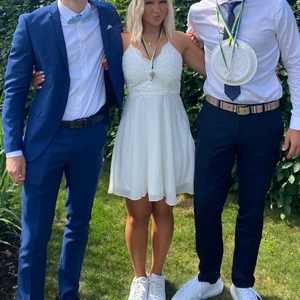 Klänning  - Vit klänning. Fin till studenten 💗