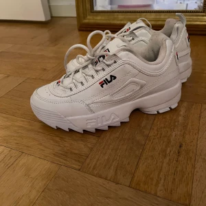 Fila  - Nästan oanvända 