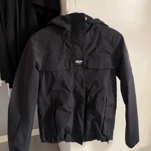 Dope jacka - Säljer min dope jacka för jag vill ha en i en annan modell 🥺 storlek xs jättefint skick