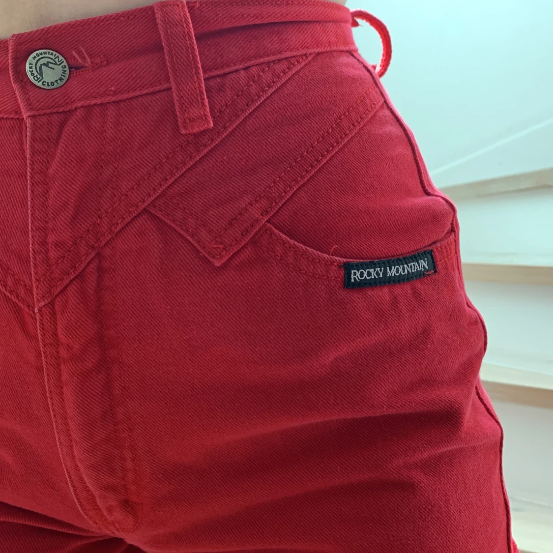 Röda små shorts  - 91