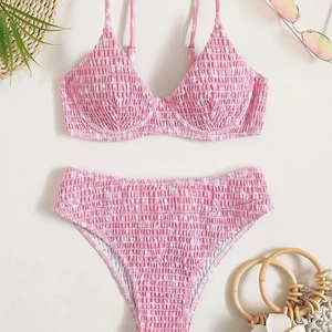 Oanvänd Shein bikini - Söt, ribbad bikini från Shein. Oanvänd, inte provad! Säljer pga köpte fel storlek. 💕💕