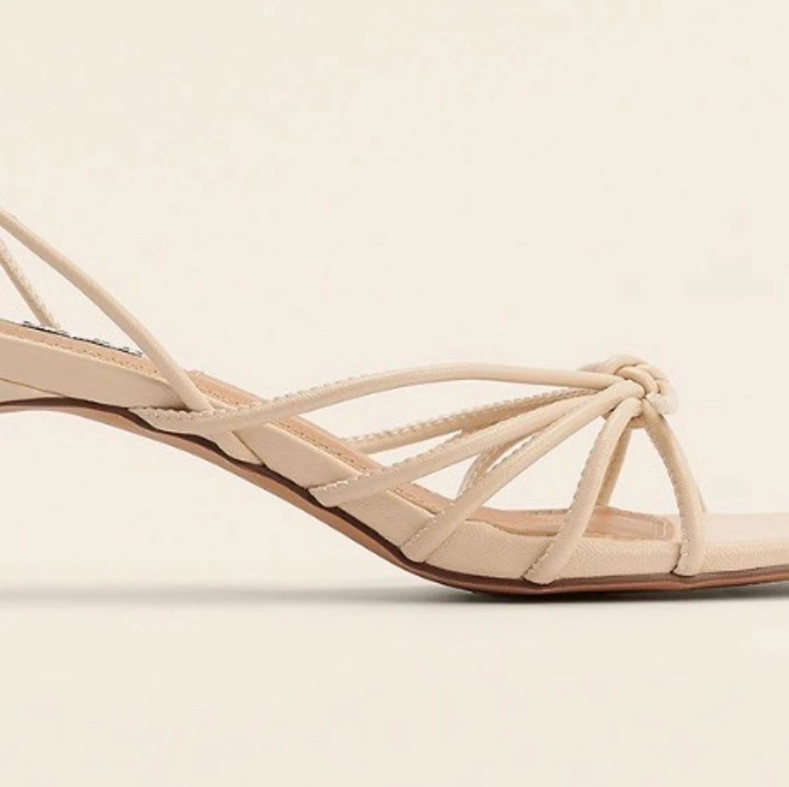 Sommarens snörningssandaler