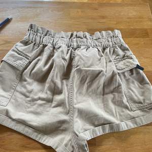 Bruna shorts i stolek 42