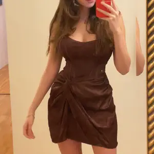Jättefin brun klänning! Storlek XS/34