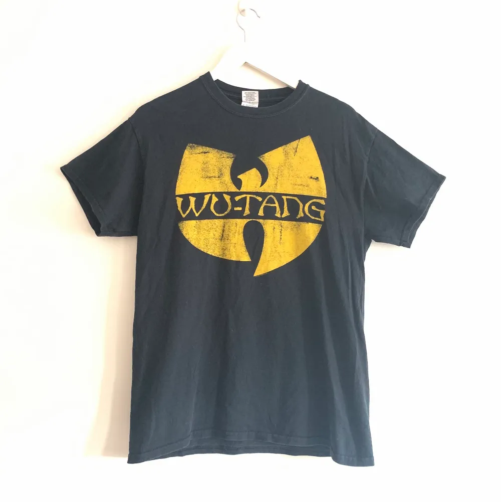 Band-tshirt - Wu-Tang t-shirt, i bra skick, använd ett fåtal gånger.. T-shirts.