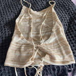 Stickad topp med öppen rygg  - Strl s från shein