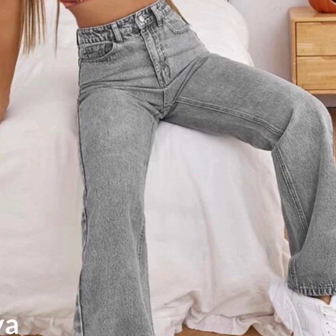 Gråa jeans