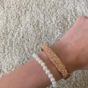 Super snyggt gulligt armband med diamanter💘💕 icke spårbart frakt- 13kr 