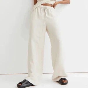 Linnebyxor  - Säljer dessa populära, slutsålda linnebyxor. De är aldrig använda, prislappen sitter kvar! Storlek xs 🤍