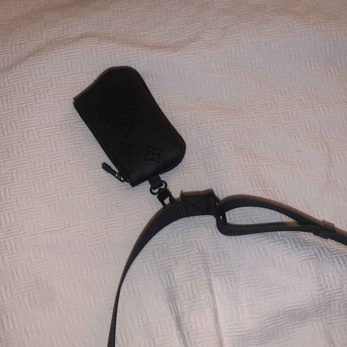 Lui Vuitton black Messenger bag  - 90