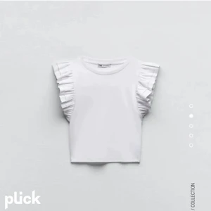 Söker vit volangtopp från zara!  - Söker en vit volangtopp från zara! Får Max kosta 150kr! Köper vid bra pris! Ska vara i storlek ( XS )!❤️