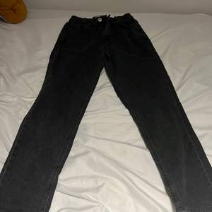 Säljer dessa denim jeans pågrund av oseriös köpare