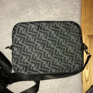 Fendi väska - Fendi väska till salu