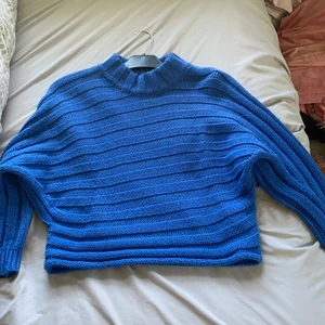 Stickad tröja - Skön och fin blå stickad tröja