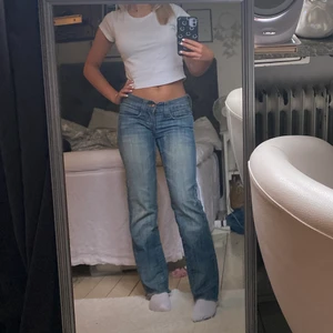 Lågmidjade byxor  - Super fina lågmidjade jeans från Victoria of Sweaden 💖 
