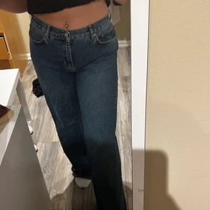 Jeans från junkyard - Storlek 32, säljes då dom inte används