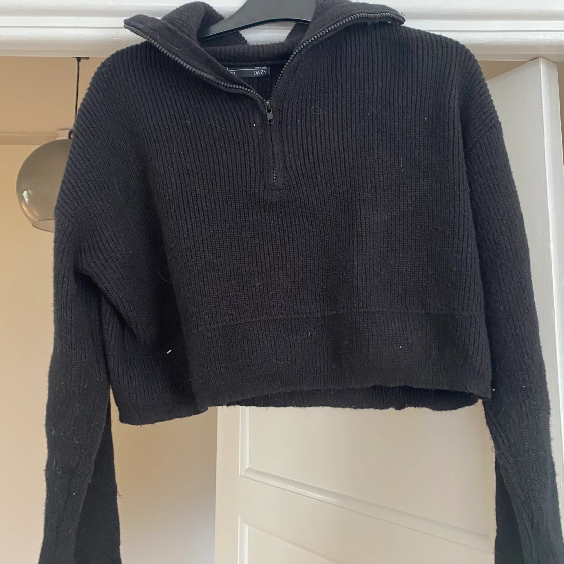 Kort stickad ziptröja  - 90