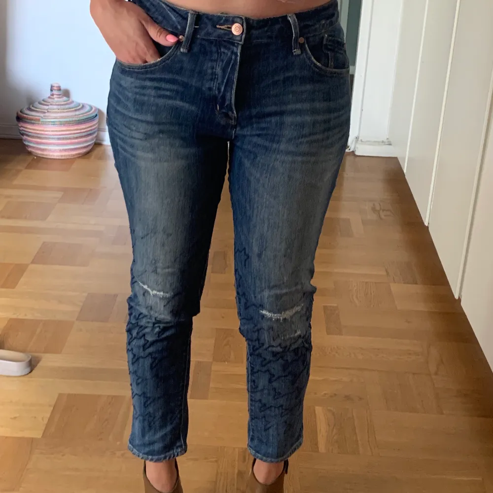 Midwaist Marc Jacobs Jeans  Boyfriend Jeans  Nypris: 2 200:- Kvinnan i bilden är 162 . Jeans & Byxor.