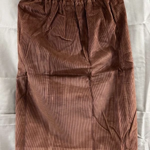 Brun kjol - Oanvänd