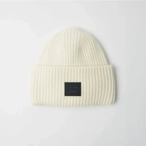 Acne mössa  - Super fin vit acne mössa som it säljs längre, ser helt ny ut💗 