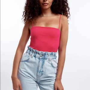 Neon rosa linne💗 - Neon rosa linne från Gina Tricot som är endast använd ett fåtal gånger💕