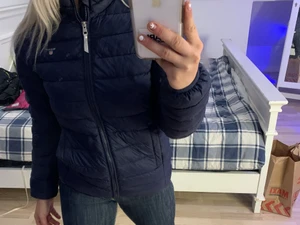 Gant jacka  - Säljer denna helt oandvända gant jacka i strl 170 men som xs/s😁 pris typ 350 nypris 1500-2000😁❤️