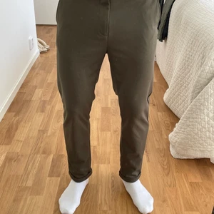 Kostymbyxor från SMOG - Säljer ett par kostymbyxor från SMOG, använda två gånger. Storlek S. 