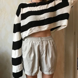 Croppad kofta - Randig croppad kofta säljes! Supermjukt material🥰 