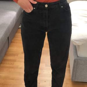 Mom jeans från bikbok strl S 150kr+frakt 