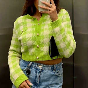 Tröja  - Super fin tröja/kofta till hösten. storlek M 