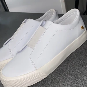 Raulph lauren skor storlek 41-42  - Helt nya, bara använt en gång. Vid intresse skicka pm! 