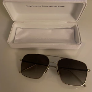 Chimi Eyewear - Hej! Säljer mina otroligt snygga Chimis. Som nya, inte en enda repa. Dem är i grå. Nypris 1400, lägger ut för 800kr men pris kan diskuteras vid snabb affär! 