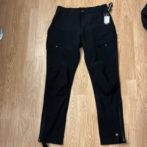 Friluftsbyxor  - Friluftsbyxor från True North i storlek S. Aldrig använda och prislappen sitter kvar. Köpt dom för 599kr och säljer de för 250kr