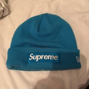 Supreme beenie - Supreme boxlogo X New Era beenie Kan fraktas eller mötas upp i kalmar