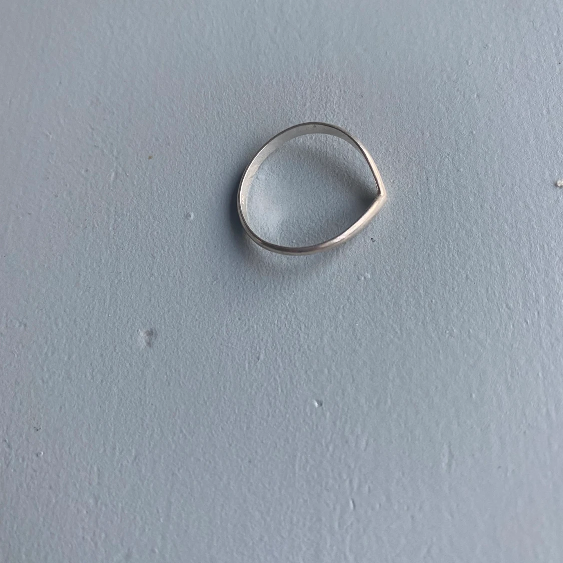 Silverring med vacker detalj 