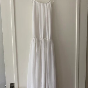 Klänning str S, fin rygg - Klänning som är använd vid ett tillfälle. Str S. Från Nelly