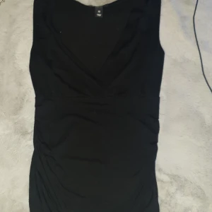 Linne - Svart linne från hm i strlk XS, bra skick, 40kr +frakt