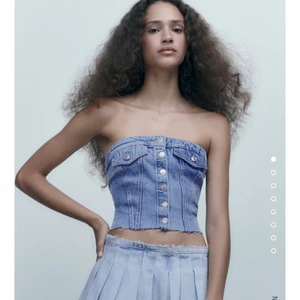Zara topp - Helt slutsåld korsett i jeans från Zara str S! Aldrig använd!💕