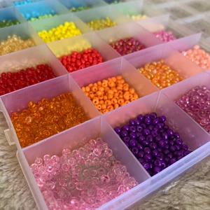 Designa ditt eget smycke!✨ - Här kan du få designa ditt eget smycke t.ex öronhänge,halsband & armband! Hör av dig till oss på denna annonsen så kan du skriva till oss hur du vill ha det, sen lägger vi ut annonsen på vår plick sida!❤️ tveka inte att skriva till oss om ni undrar något ❤️