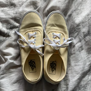 Vans skor - Tunnare skor. Fina till våren. 