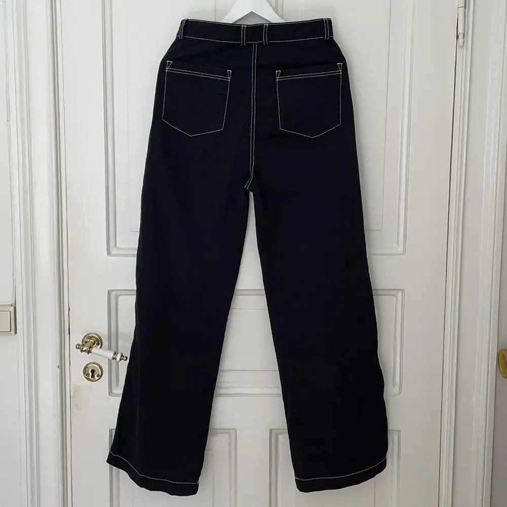 Skitsnygga byxor från Junkyard! Säljer då de inte längre passar 🫶🏼💗. Jeans & Byxor.