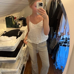 Manchesterbyxor  - Snygga Manchesterbyxor i beiget i strl S/M.