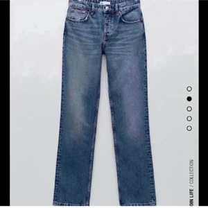 Jeans zara - Super fina o trendiga jeans från zara, oanvända💕 skulle kunna byta om liknande jeans i stl 34
