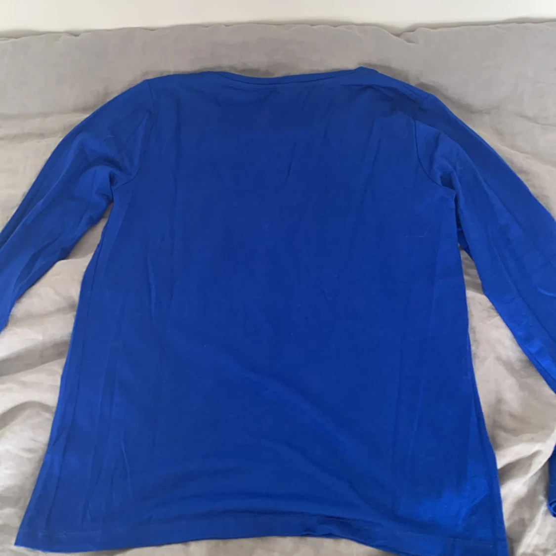 Mörk blå tröja från cos - 90