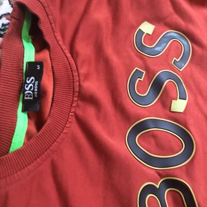 BOSS TRÖJA  - Hej helt ny boss tröja för 350kr