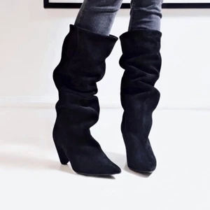 Svarta boots  - Superfina boots från anonymous copenhagen köpta från deras hemsida i vintras. Säljer då de inte kommer till användning. Använda en gång, så dom är i nyskick! Nypris ca 1800kr💕