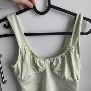 Grön linne - 50kr + frakt 45kr (95kr totalt)