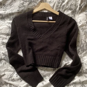 Svart stickad kofta - Säljer pga att den aldrig används