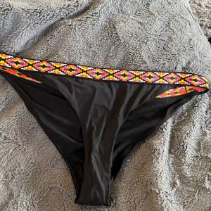 Säljer bikiniöverdel H&M strl 38